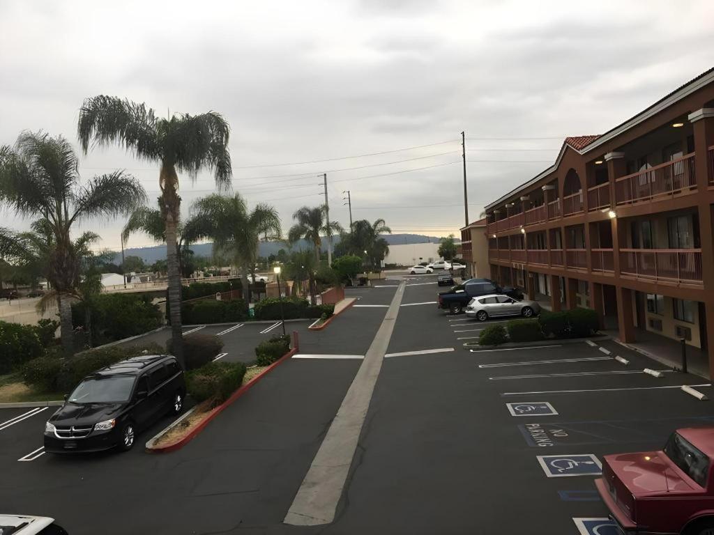 Grand Park Inn Baldwin Park Eksteriør bilde