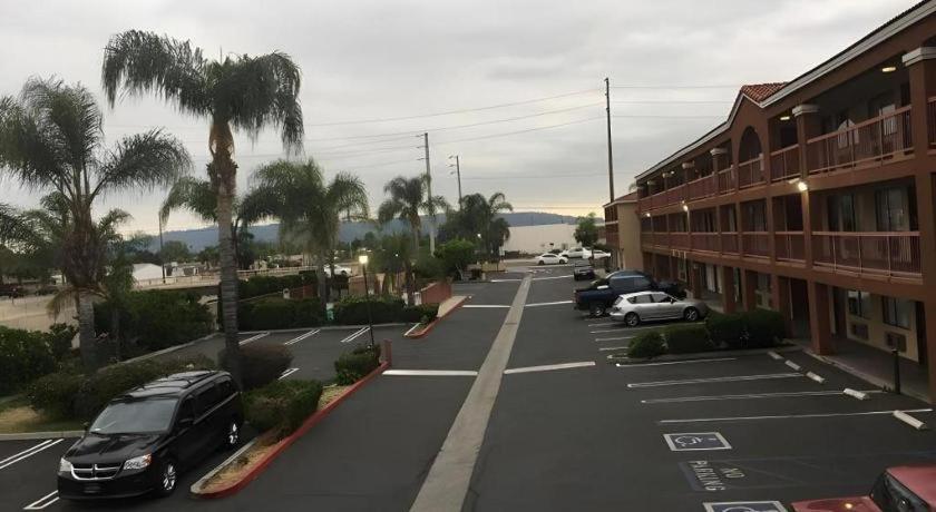 Grand Park Inn Baldwin Park Eksteriør bilde