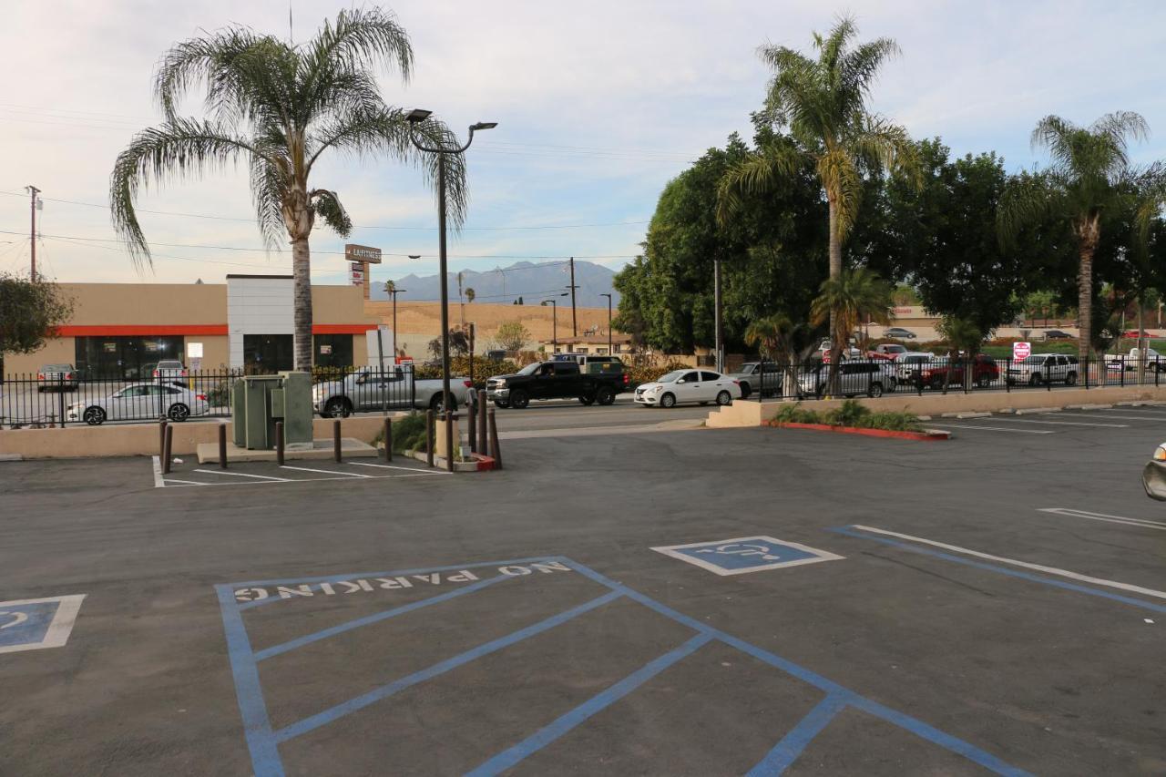 Grand Park Inn Baldwin Park Eksteriør bilde