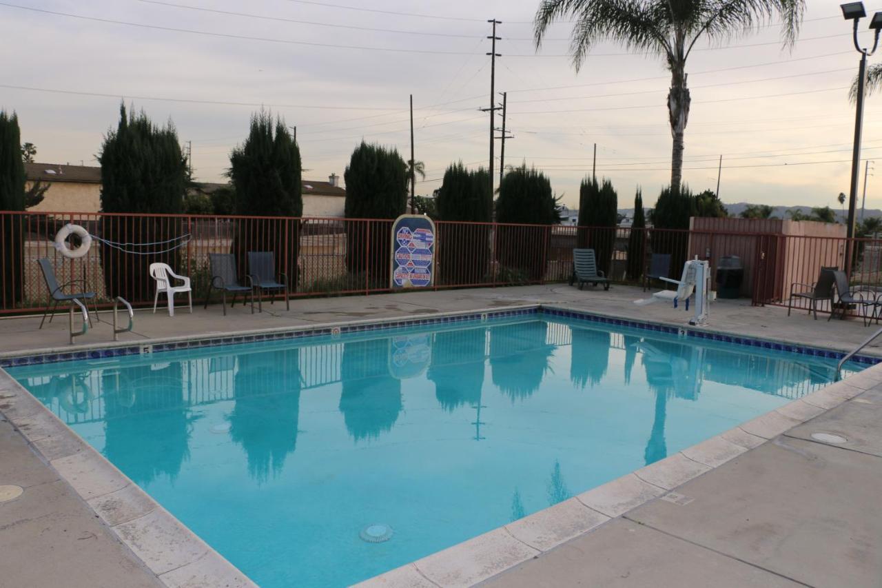 Grand Park Inn Baldwin Park Eksteriør bilde