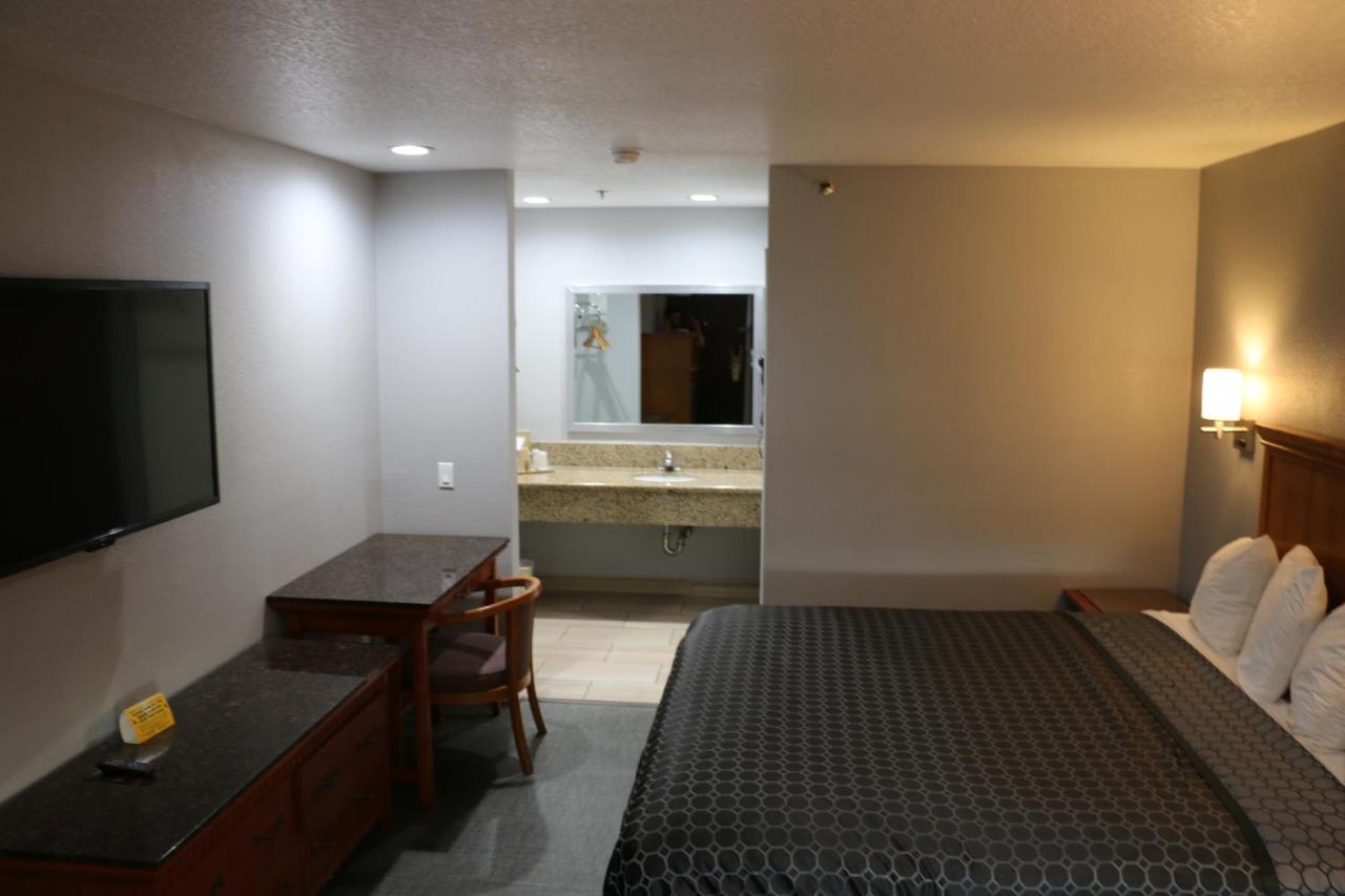 Grand Park Inn Baldwin Park Eksteriør bilde