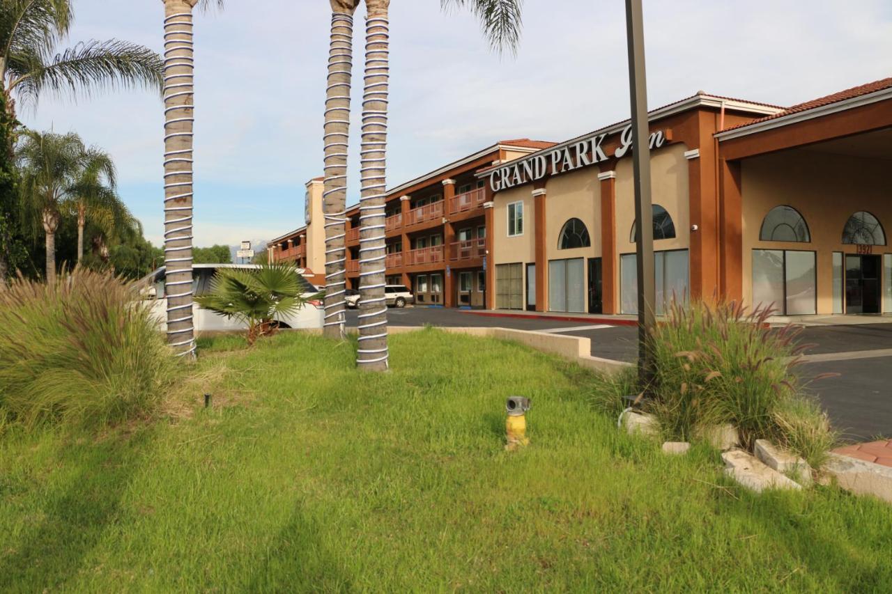 Grand Park Inn Baldwin Park Eksteriør bilde